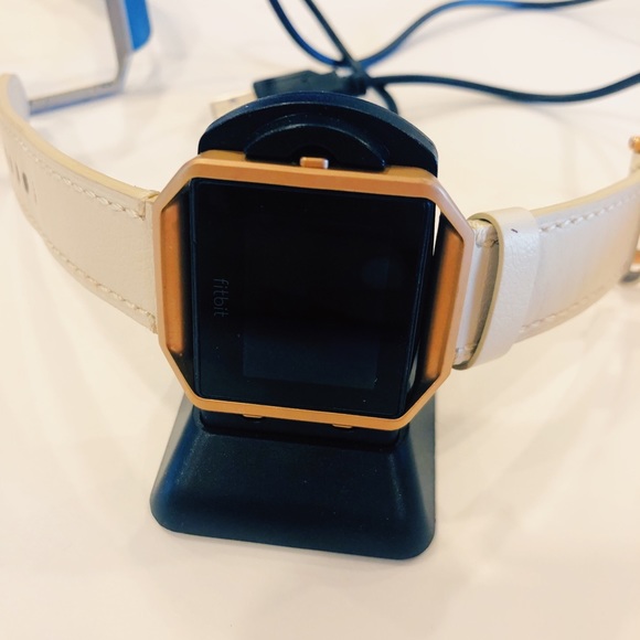 Fitbit Blaze (with heart rate) + bands and dock main image 7